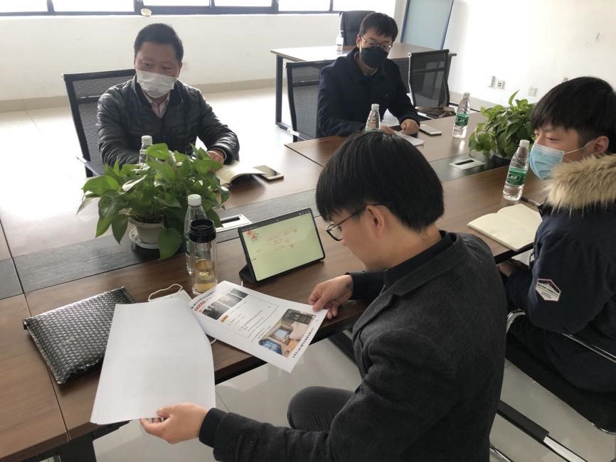 苏州乐游旅拓国际旅行社张国扬总经理审阅夜游设计方案